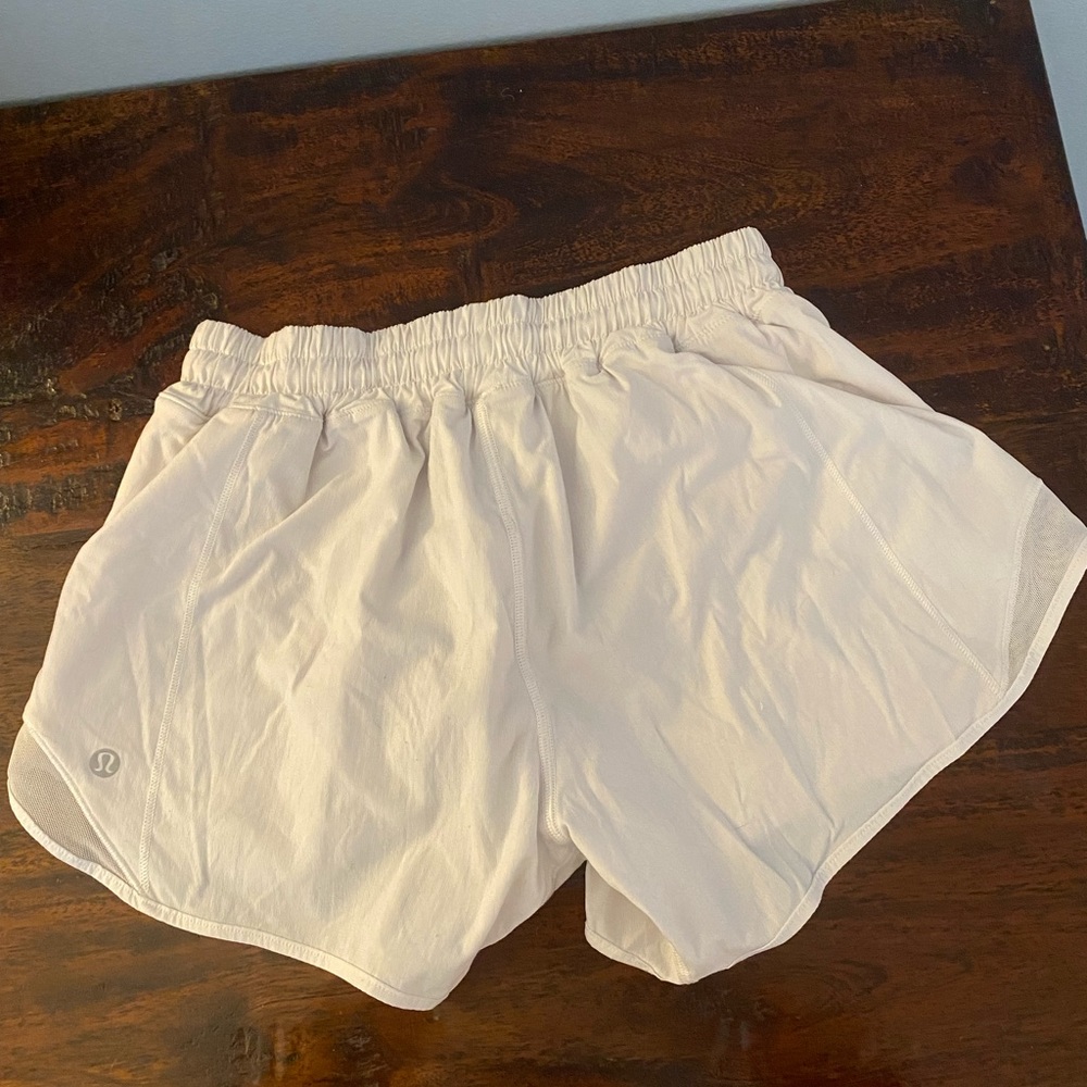 Size 4 Tall White Lululemon Shorts